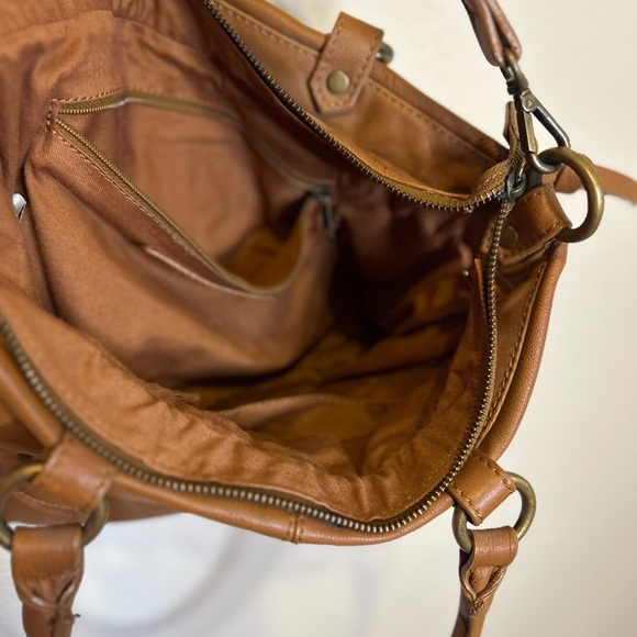 Brown over the shoulder witchery bag - Picture 4 of 10